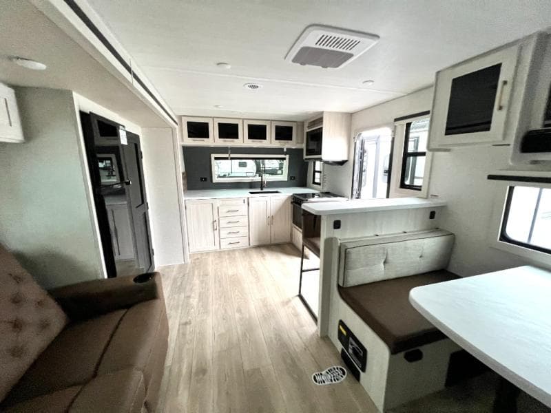 2025 Forest River 2025 Forest River Surveyor - thumbnail 4