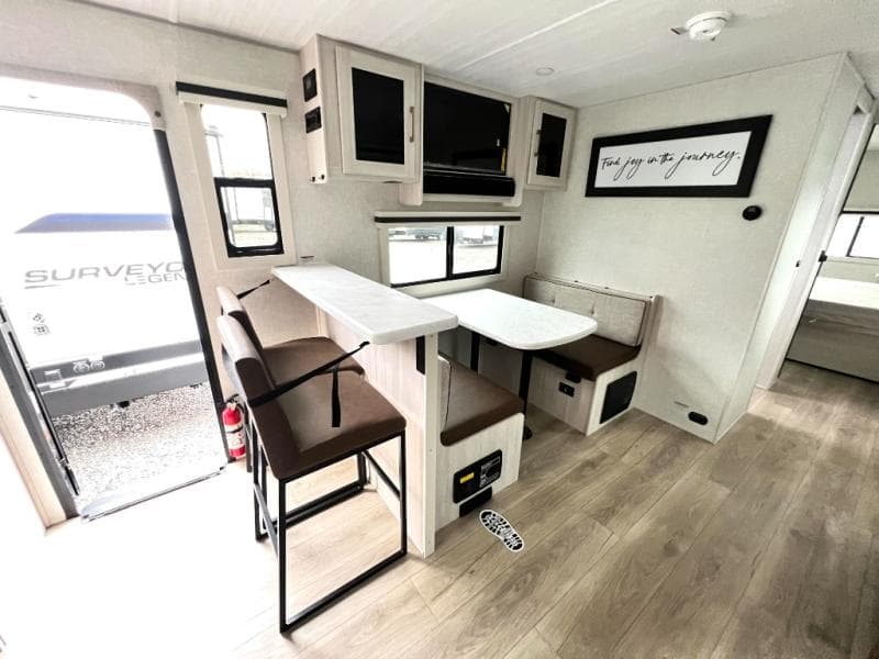 2025 Forest River 2025 Forest River Surveyor - thumbnail 18