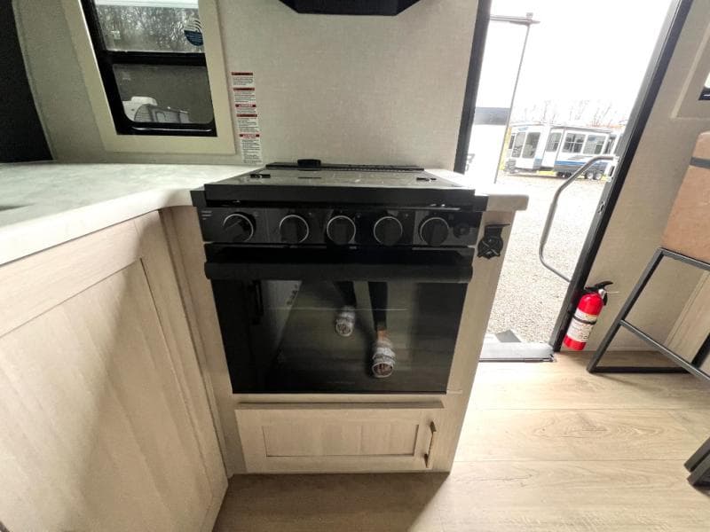 2025 Forest River 2025 Forest River Surveyor - thumbnail 36