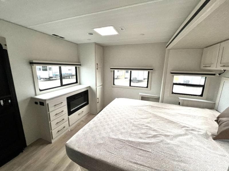 2025 Forest River 2025 Forest River Surveyor - thumbnail 47