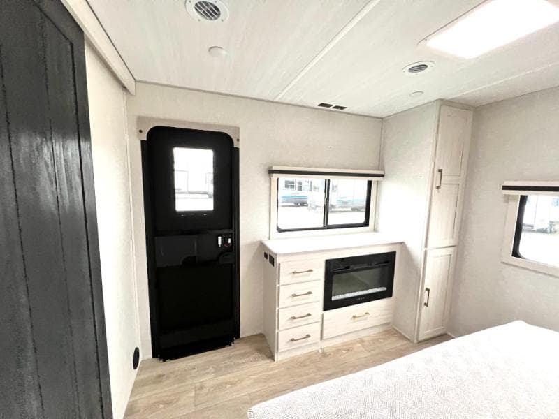 2025 Forest River 2025 Forest River Surveyor - thumbnail 49