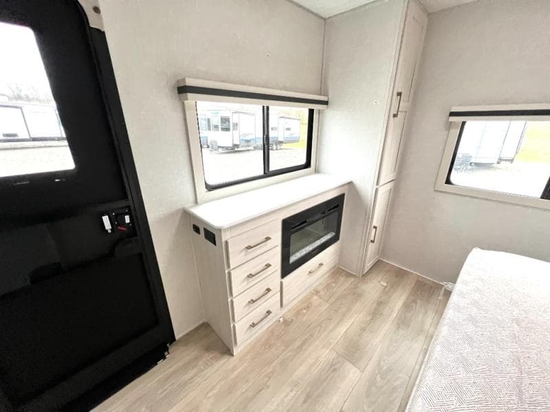 2025 Forest River 2025 Forest River Surveyor - thumbnail 50