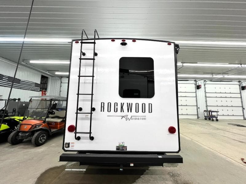 2025 Forest River 2025 Forest River Rockwood Signature - thumbnail 9