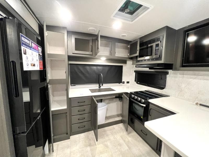 2025 Forest River 2025 Forest River Rockwood Signature - thumbnail 16