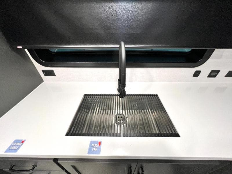 2025 Forest River 2025 Forest River Rockwood Signature - thumbnail 17