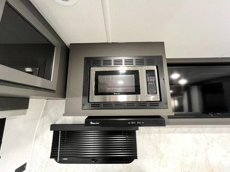 2025 Forest River 2025 Forest River Rockwood Signature - thumbnail 19