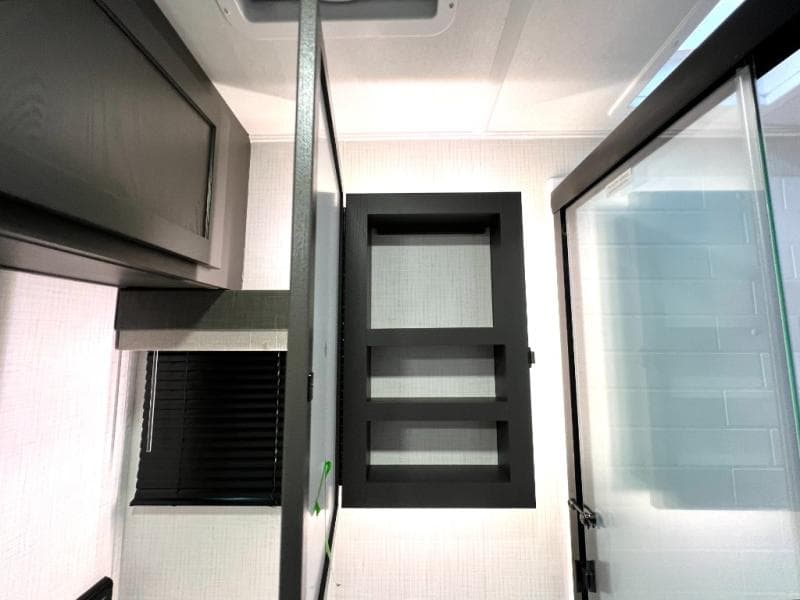 2025 Forest River 2025 Forest River Rockwood Signature - thumbnail 28