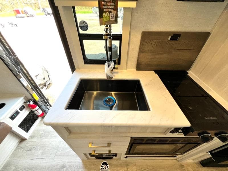 2025 Forest River 2025 Forest River Surveyor Legend - thumbnail 20