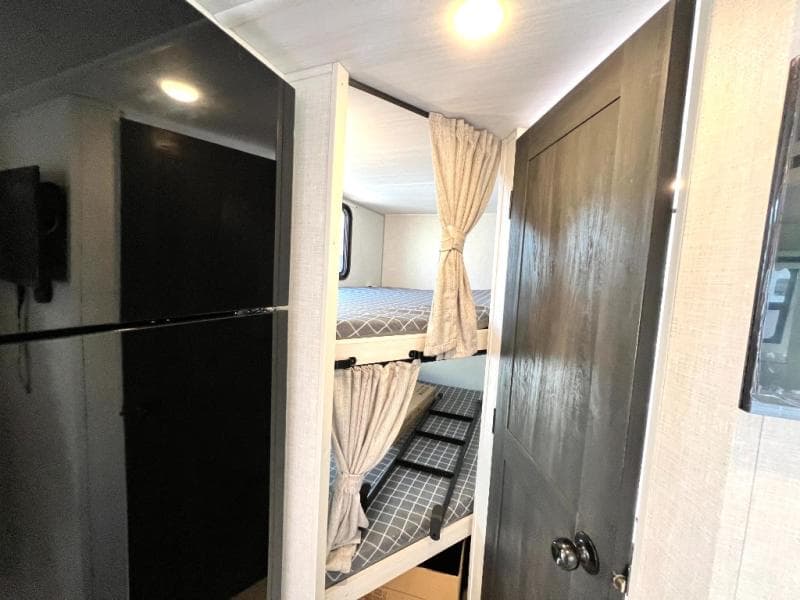 2025 Forest River 2025 Forest River Surveyor Legend - thumbnail 24