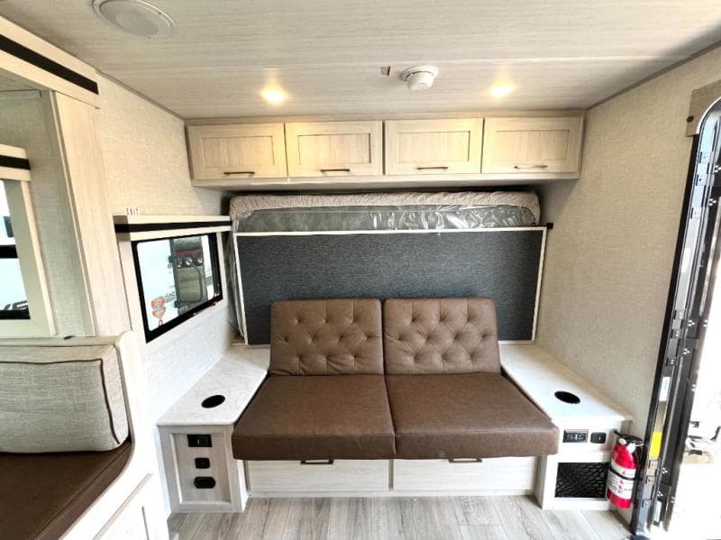 2025 Forest River 2025 Forest River Surveyor Legend - thumbnail 33