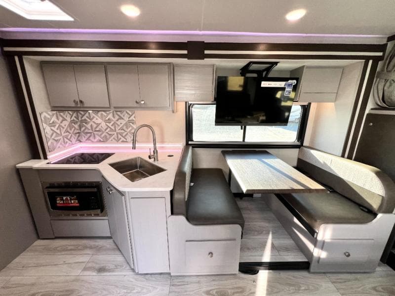 2025 Coachmen 2025 Coachmen Entourage - thumbnail 16