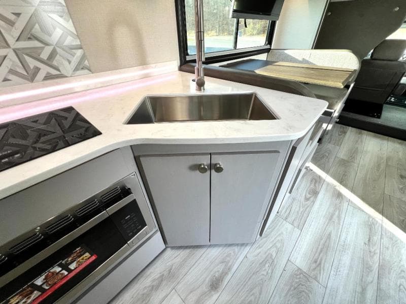 2025 Coachmen 2025 Coachmen Entourage - thumbnail 32