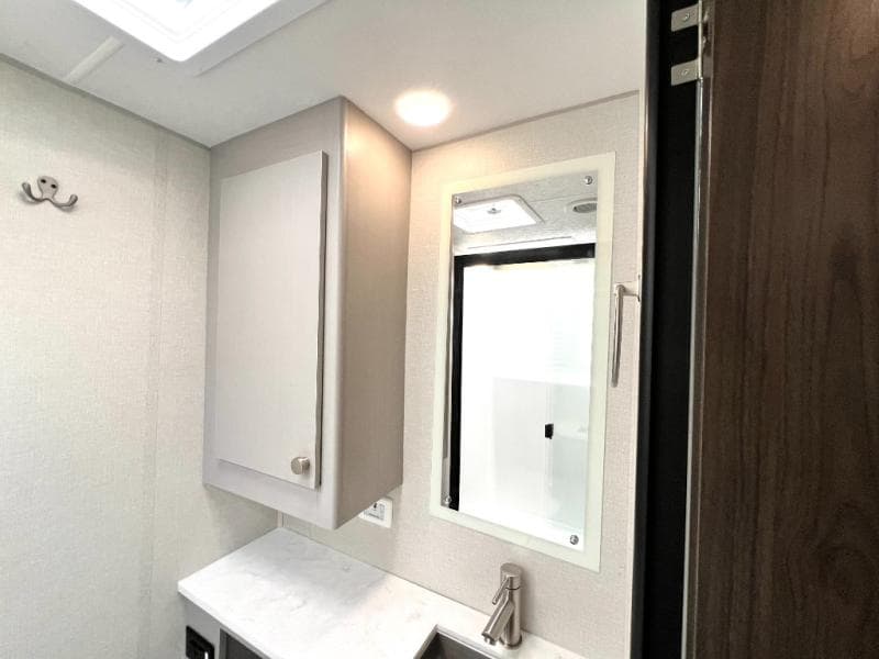 2025 Coachmen 2025 Coachmen Entourage - thumbnail 45