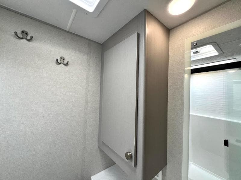 2025 Coachmen 2025 Coachmen Entourage - thumbnail 49