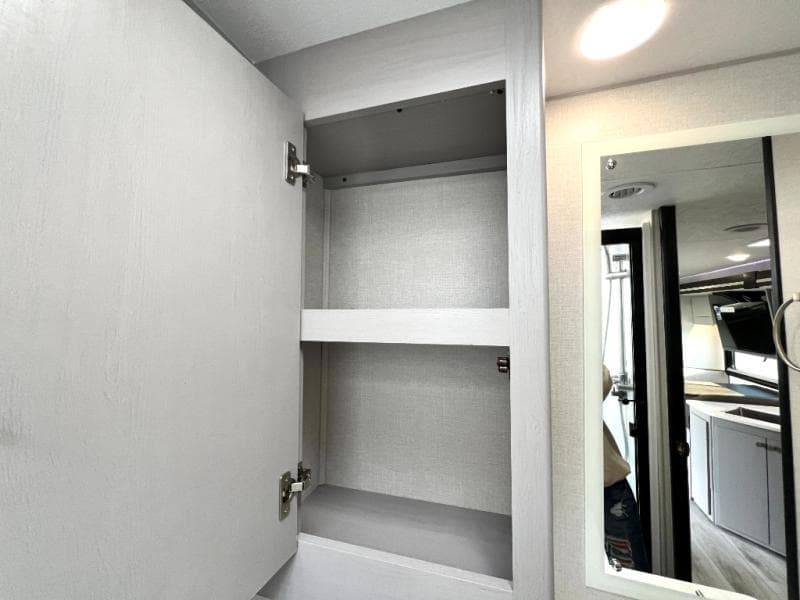 2025 Coachmen 2025 Coachmen Entourage - thumbnail 50