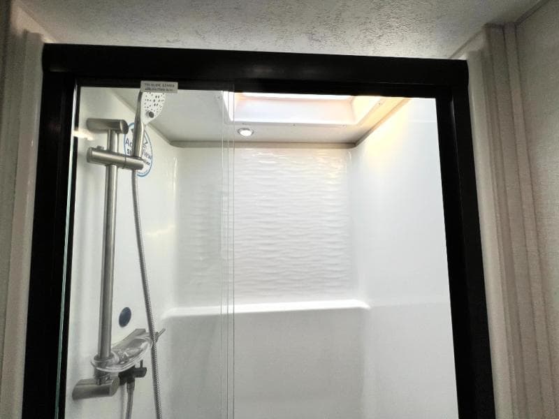 2025 Coachmen 2025 Coachmen Entourage - thumbnail 51