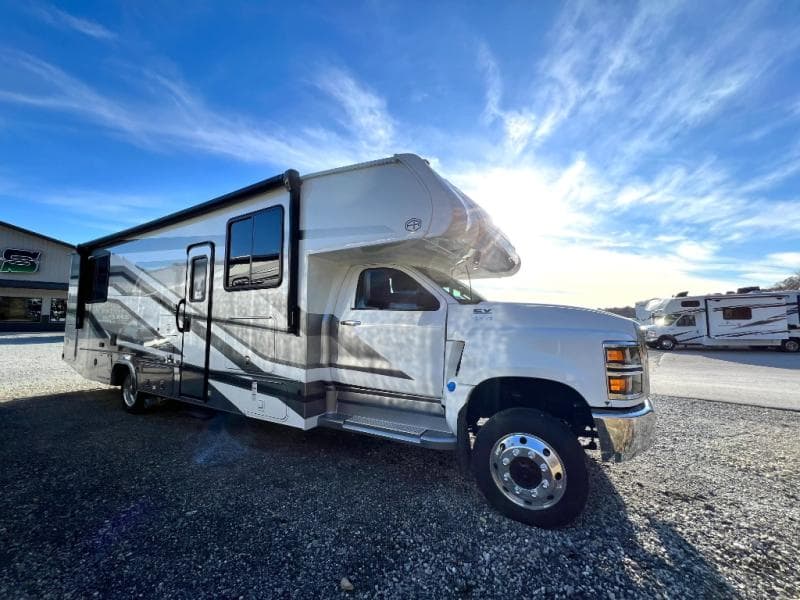 2025 Coachmen 2025 Coachmen Entourage - thumbnail 71