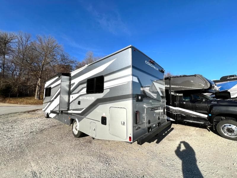 2025 Coachmen 2025 Coachmen Entourage - thumbnail 74