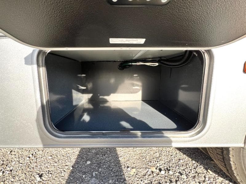 2025 Coachmen 2025 Coachmen Entourage - thumbnail 82