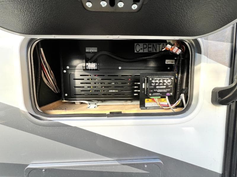 2025 Coachmen 2025 Coachmen Entourage - thumbnail 88