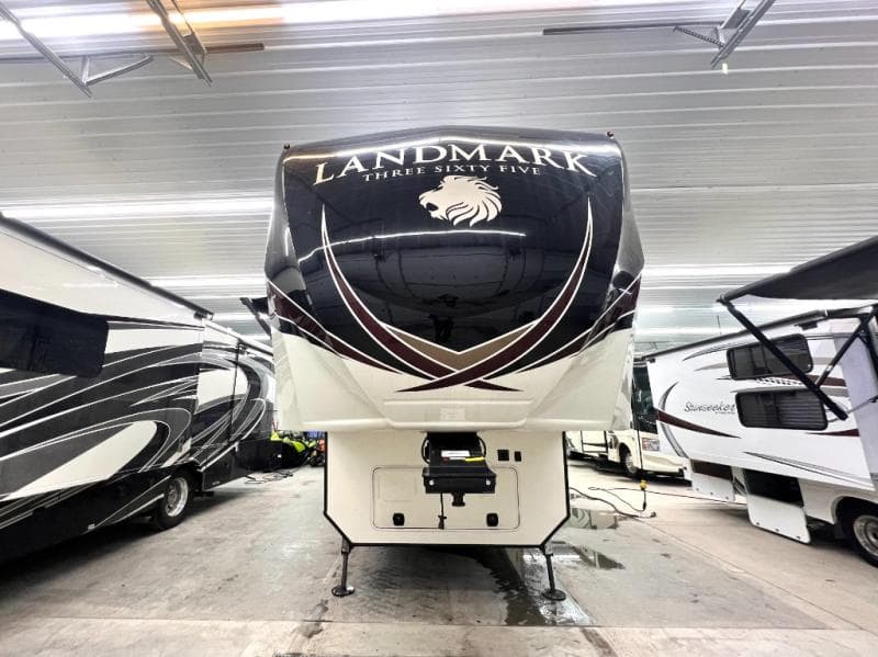 2019 Heartland 2019 Heartland Landmark - thumbnail 7