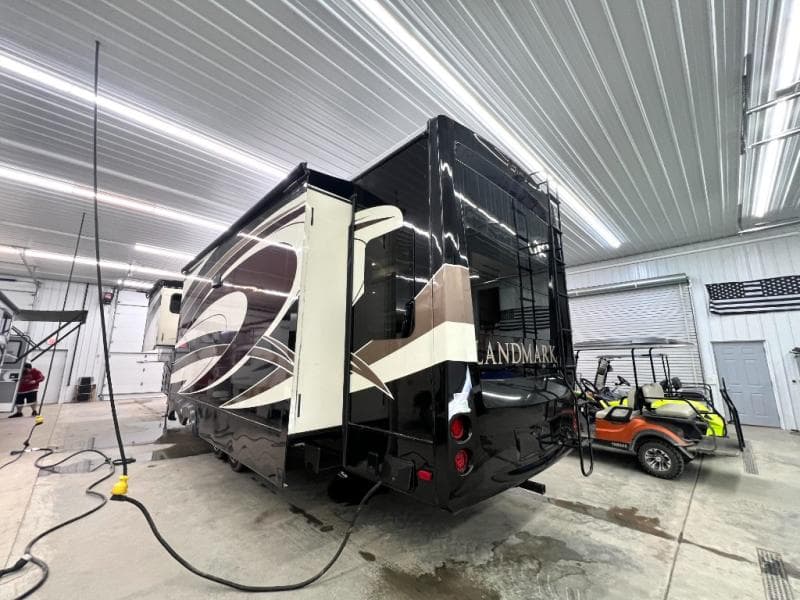 2019 Heartland 2019 Heartland Landmark - thumbnail 9