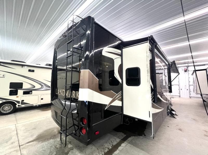 2019 Heartland 2019 Heartland Landmark - thumbnail 11