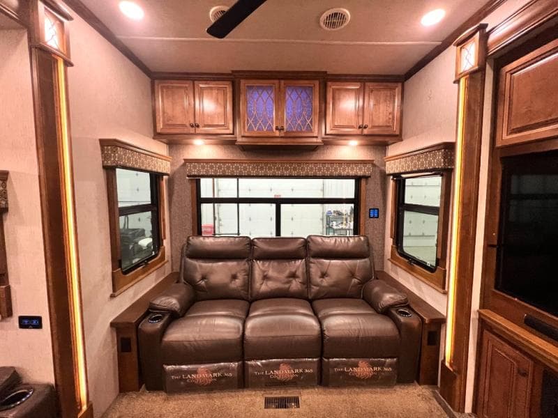 2019 Heartland 2019 Heartland Landmark - thumbnail 22