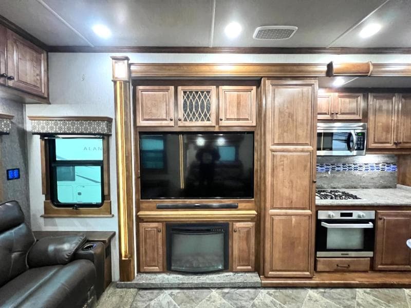 2019 Heartland 2019 Heartland Landmark - thumbnail 23