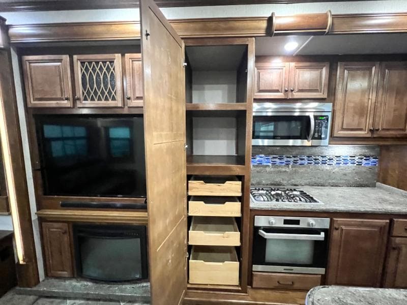 2019 Heartland 2019 Heartland Landmark - thumbnail 25