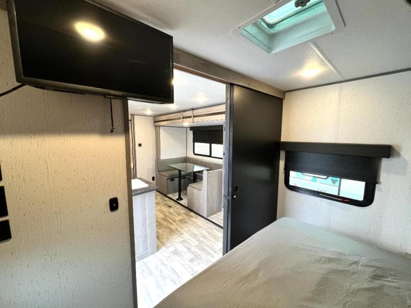 2022 Dutchmen 2022 Dutchmen Kodiak SE - thumbnail 4