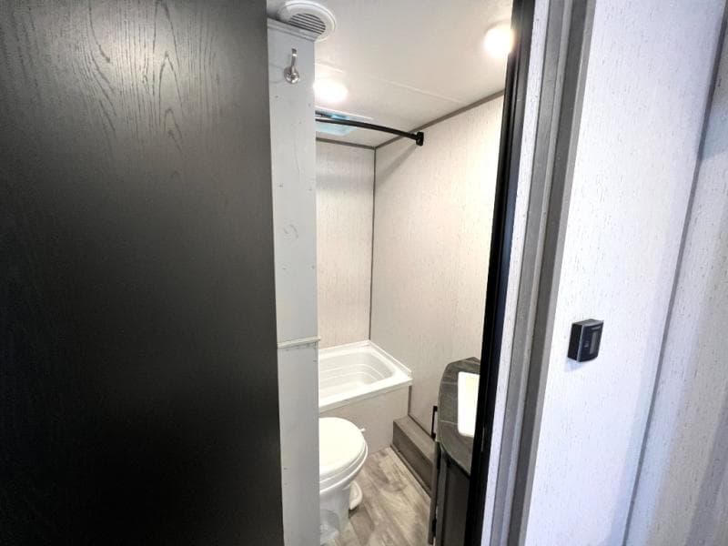 2022 Dutchmen 2022 Dutchmen Kodiak SE - thumbnail 35