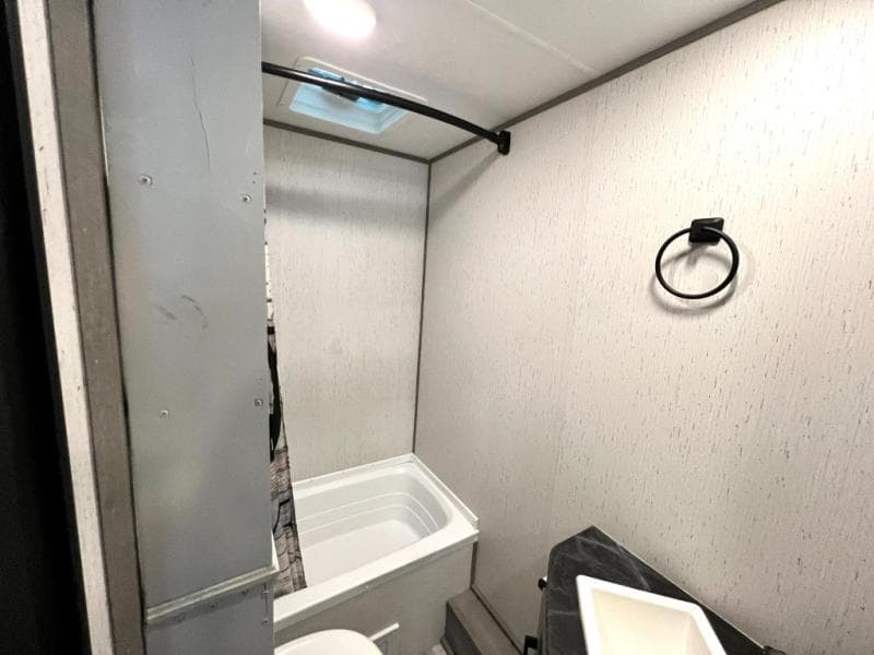 2022 Dutchmen 2022 Dutchmen Kodiak SE - thumbnail 36