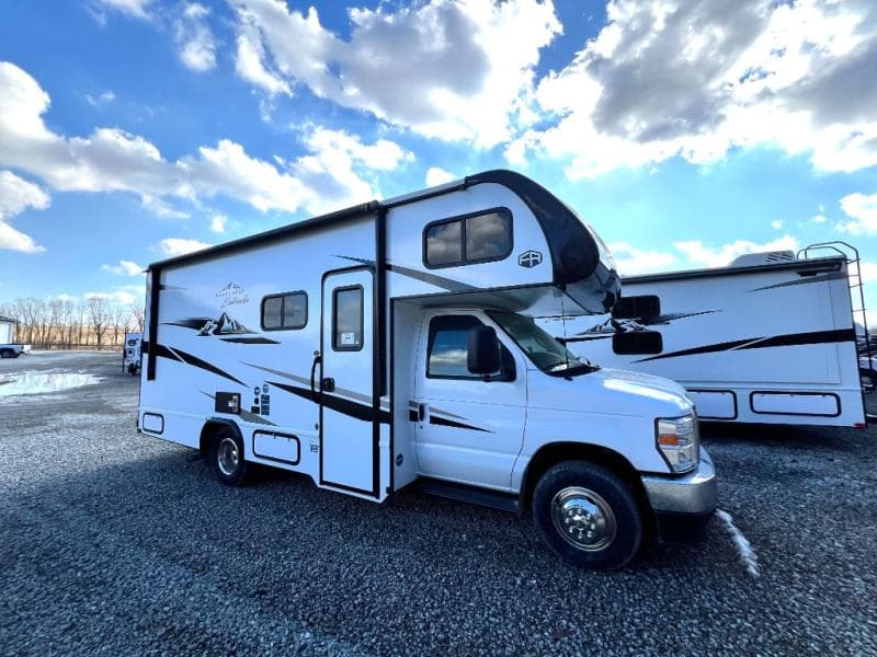 2025 East To West 2025 East To West Entrada - thumbnail 6