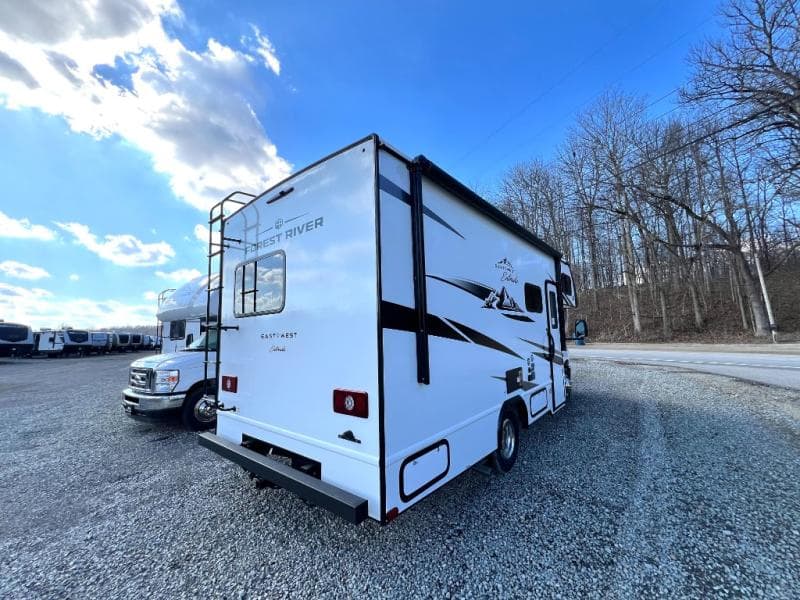 2025 East To West 2025 East To West Entrada - thumbnail 7