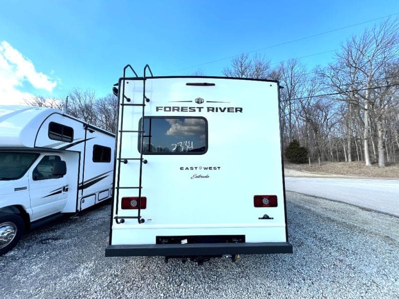 2025 East To West 2025 East To West Entrada - thumbnail 8