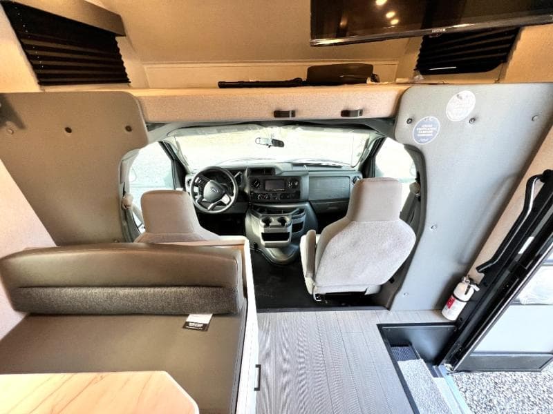 2025 East To West 2025 East To West Entrada - thumbnail 16