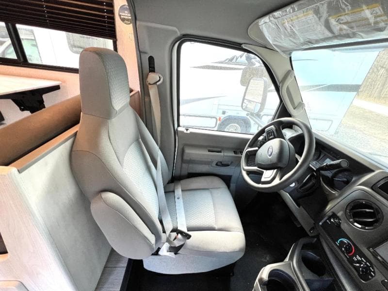 2025 East To West 2025 East To West Entrada - thumbnail 19