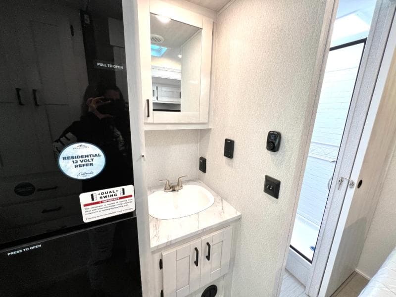 2025 East To West 2025 East To West Entrada - thumbnail 29