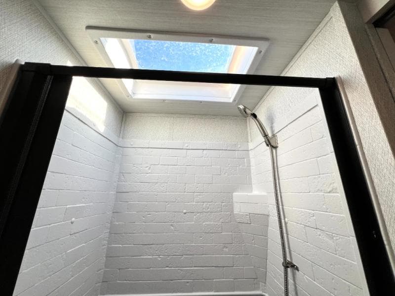 2025 East To West 2025 East To West Entrada - thumbnail 41