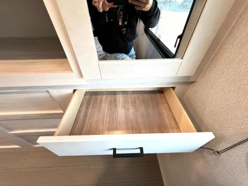 2025 East To West 2025 East To West Entrada - thumbnail 4