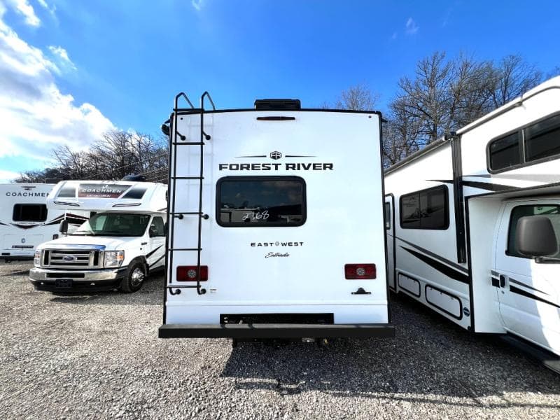 2025 East To West 2025 East To West Entrada - thumbnail 10