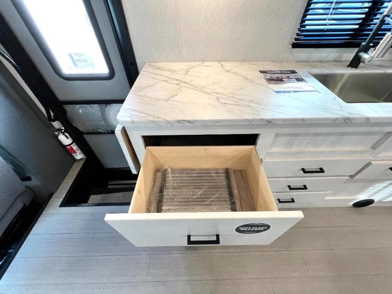 2025 East To West 2025 East To West Entrada - thumbnail 23