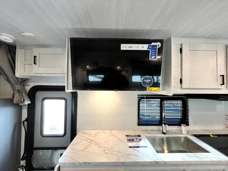 2025 East To West 2025 East To West Entrada - thumbnail 24