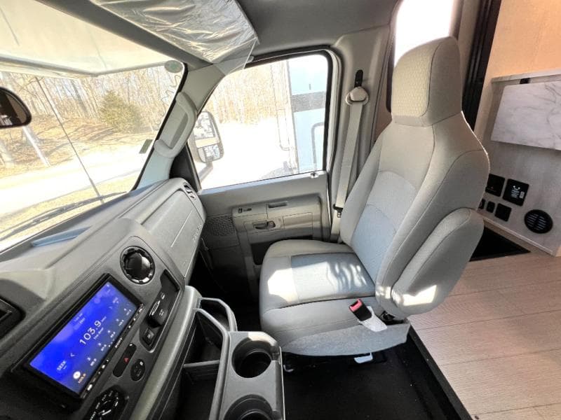 2025 East To West 2025 East To West Entrada - thumbnail 34