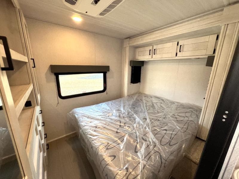 2025 East To West 2025 East To West Entrada - thumbnail 44