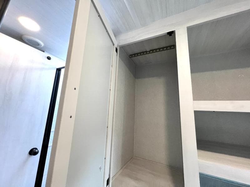 2025 East To West 2025 East To West Entrada - thumbnail 47