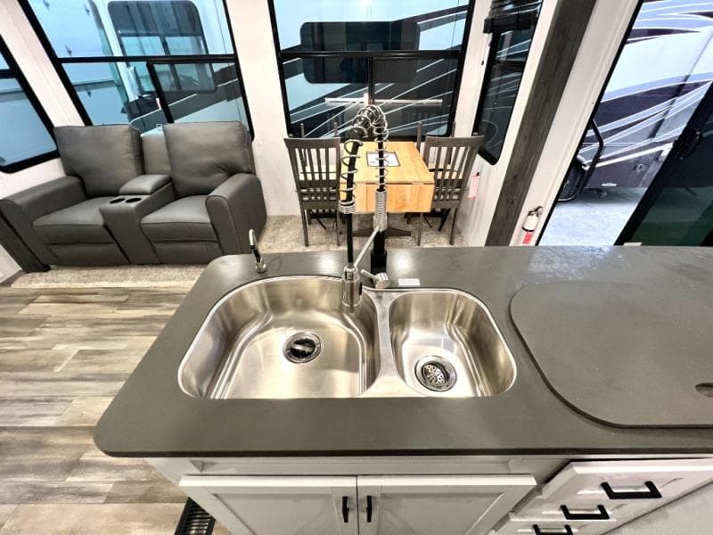 2023 Keystone RV 2023 Keystone RV Retreat - thumbnail 17