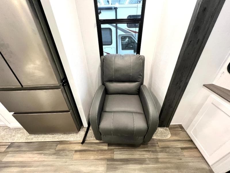 2023 Keystone RV 2023 Keystone RV Retreat - thumbnail 20