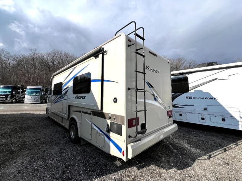 2021 Thor Motor Coach 2021 Thor Motor Coach Vegas - thumbnail 8